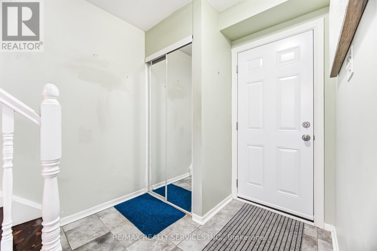 92 - 900 Central Park Drive, Brampton, Ontario  L6S 3J6 - Photo 3 - W12876152