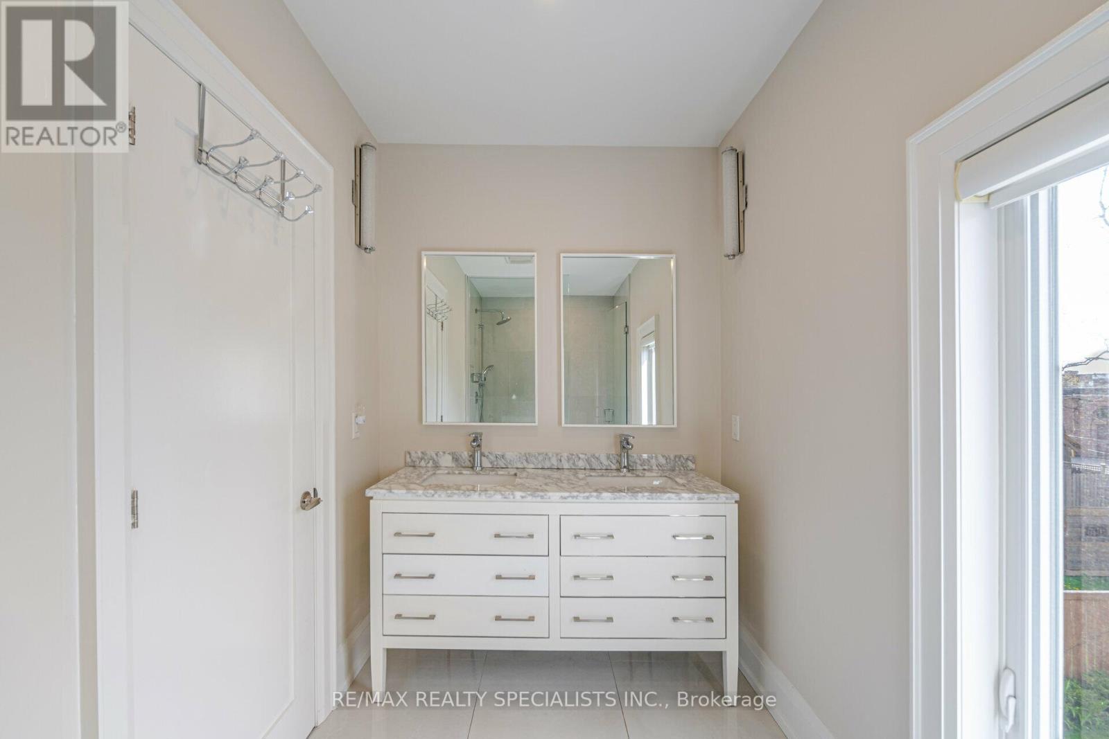 427 Pinegrove Road, Oakville, Ontario  L6K 2B6 - Photo 23 - W12876160