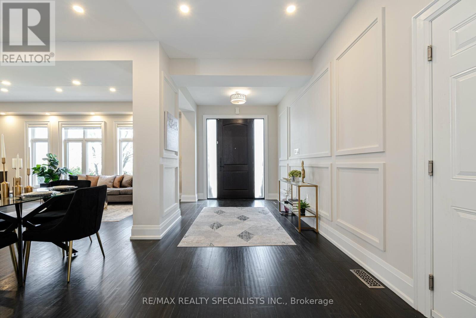 427 Pinegrove Road, Oakville, Ontario  L6K 2B6 - Photo 4 - W12876160