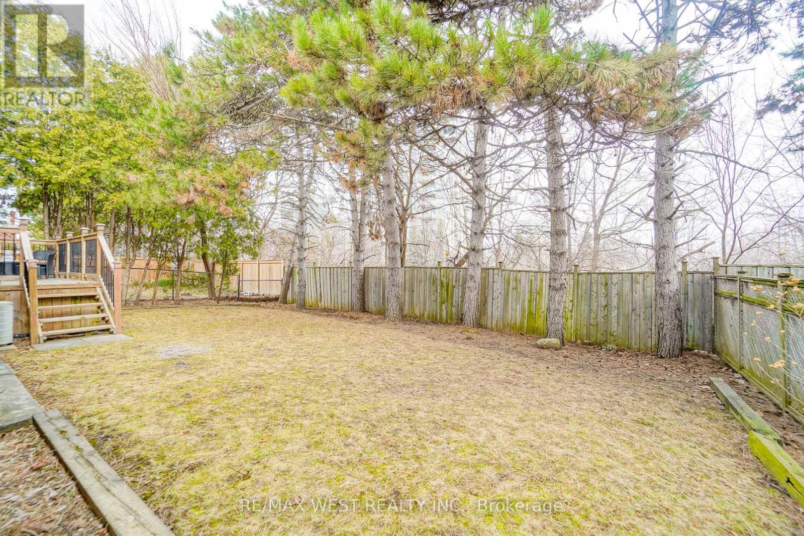 31 Canterbury Crescent, Toronto, Ontario  M9A 5A4 - Photo 19 - W12876164