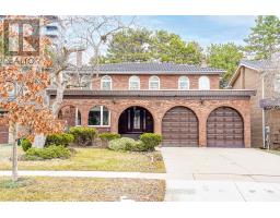 31 CANTERBURY CRESCENT, Toronto, Ontario