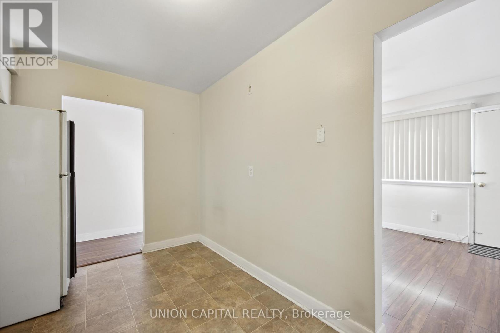 Upper - 515 Marlee Avenue, Toronto, Ontario  M6B 3J3 - Photo 11 - W12876174