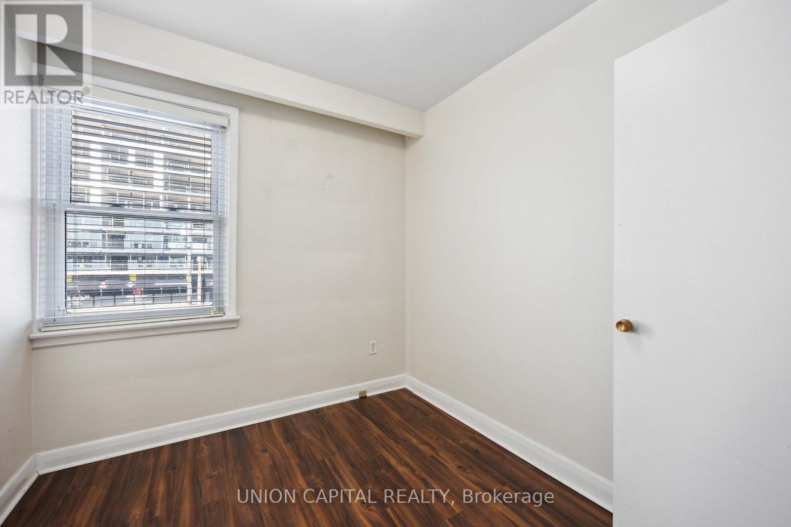 Upper - 515 Marlee Avenue, Toronto, Ontario  M6B 3J3 - Photo 17 - W12876174