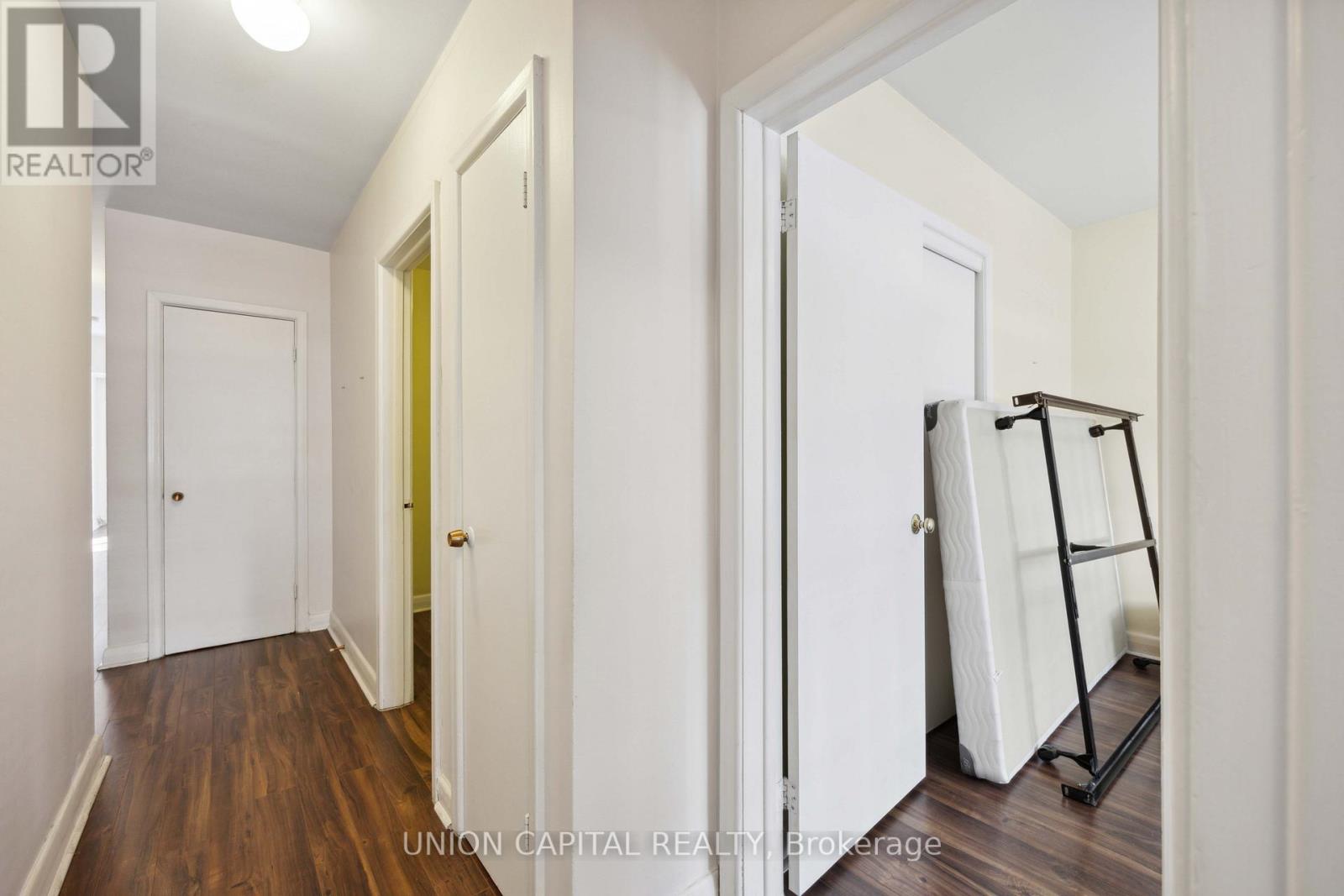 Upper - 515 Marlee Avenue, Toronto, Ontario  M6B 3J3 - Photo 18 - W12876174