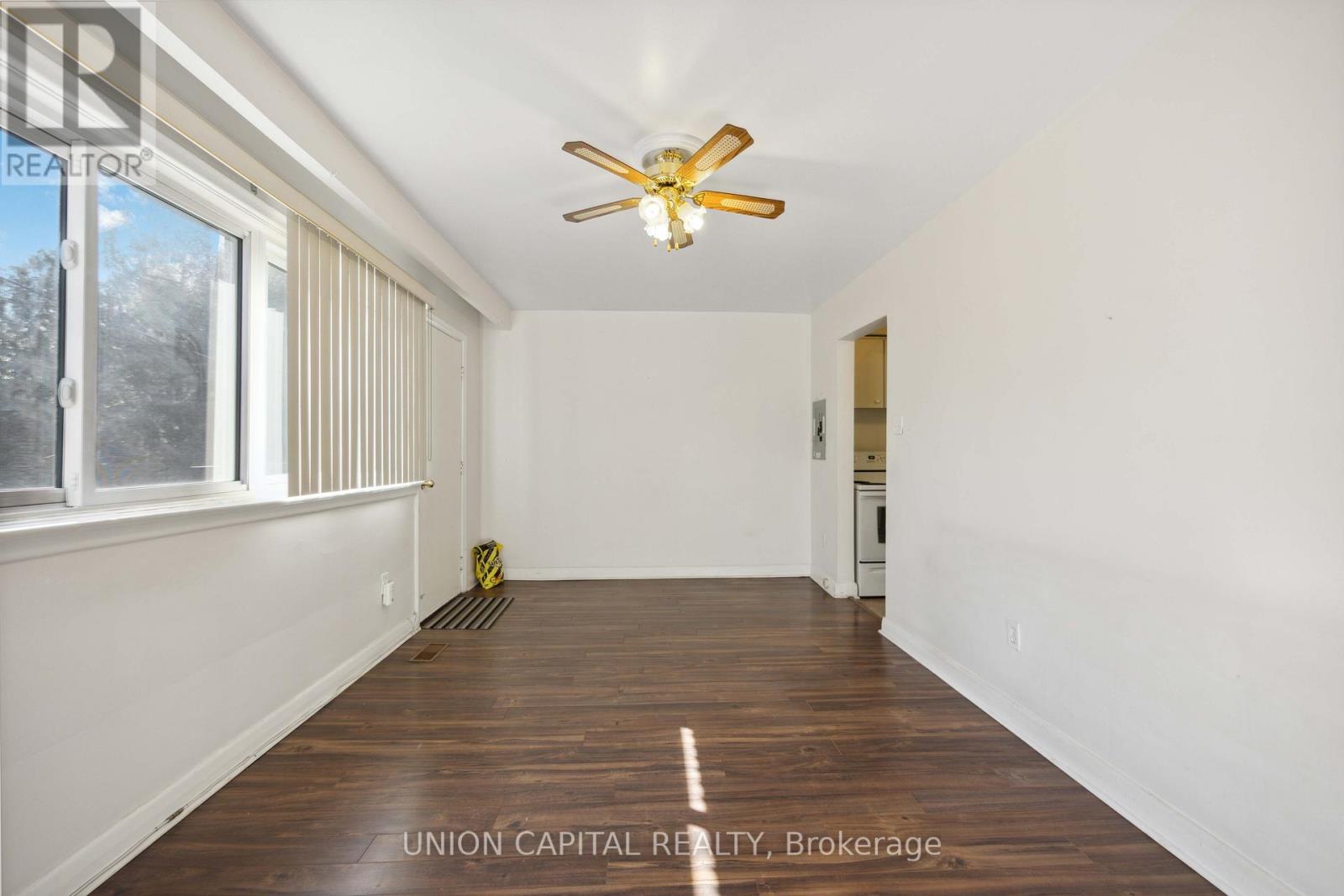 Upper - 515 Marlee Avenue, Toronto, Ontario  M6B 3J3 - Photo 7 - W12876174