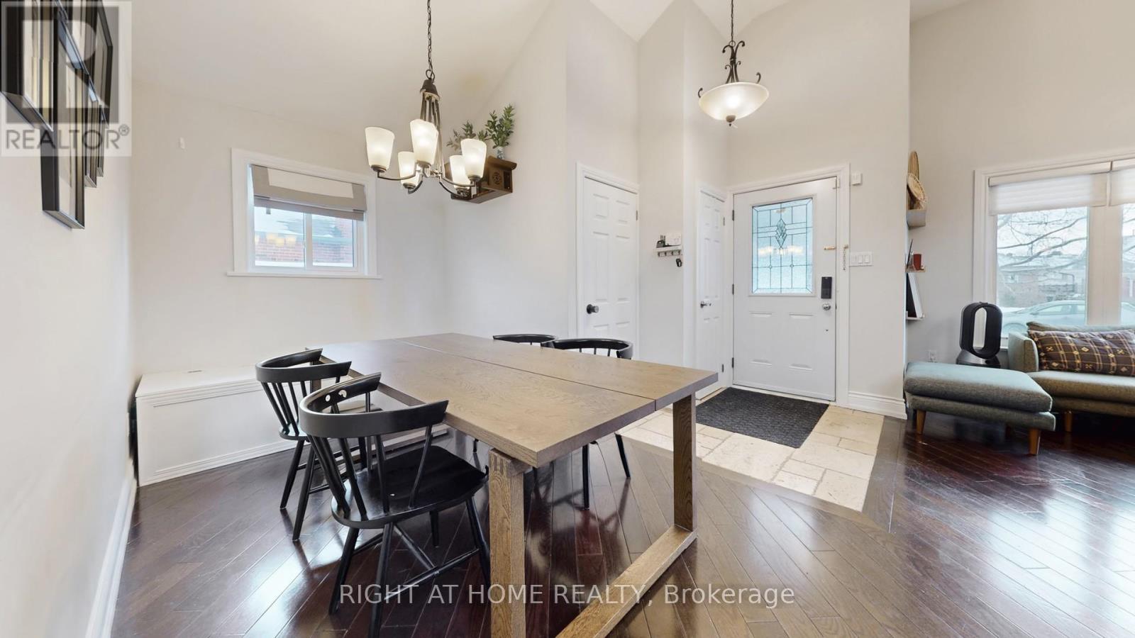 19 Harjolyn Drive, Toronto, Ontario  M9B 3T8 - Photo 15 - W12876182