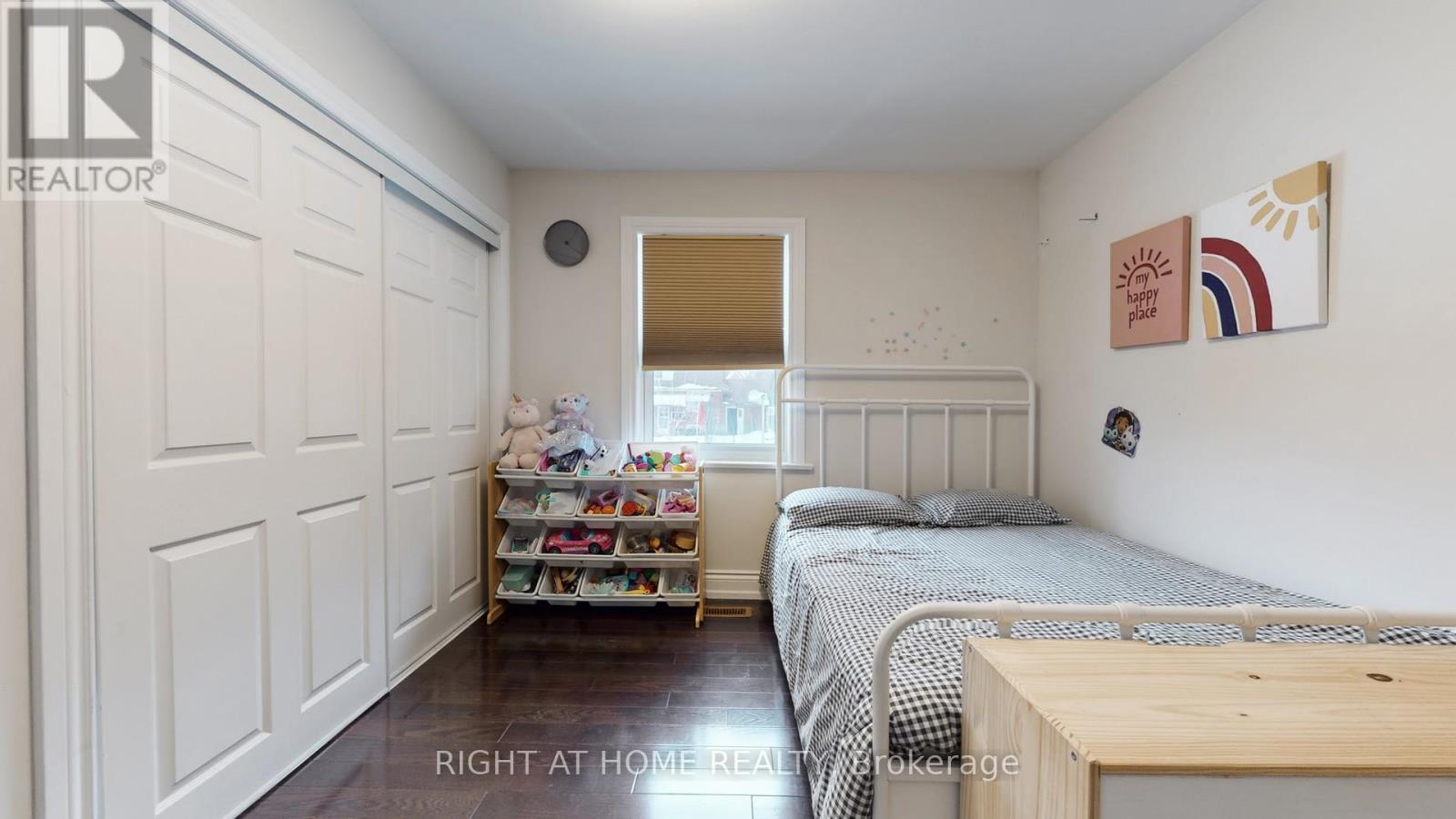 19 Harjolyn Drive, Toronto, Ontario  M9B 3T8 - Photo 24 - W12876182