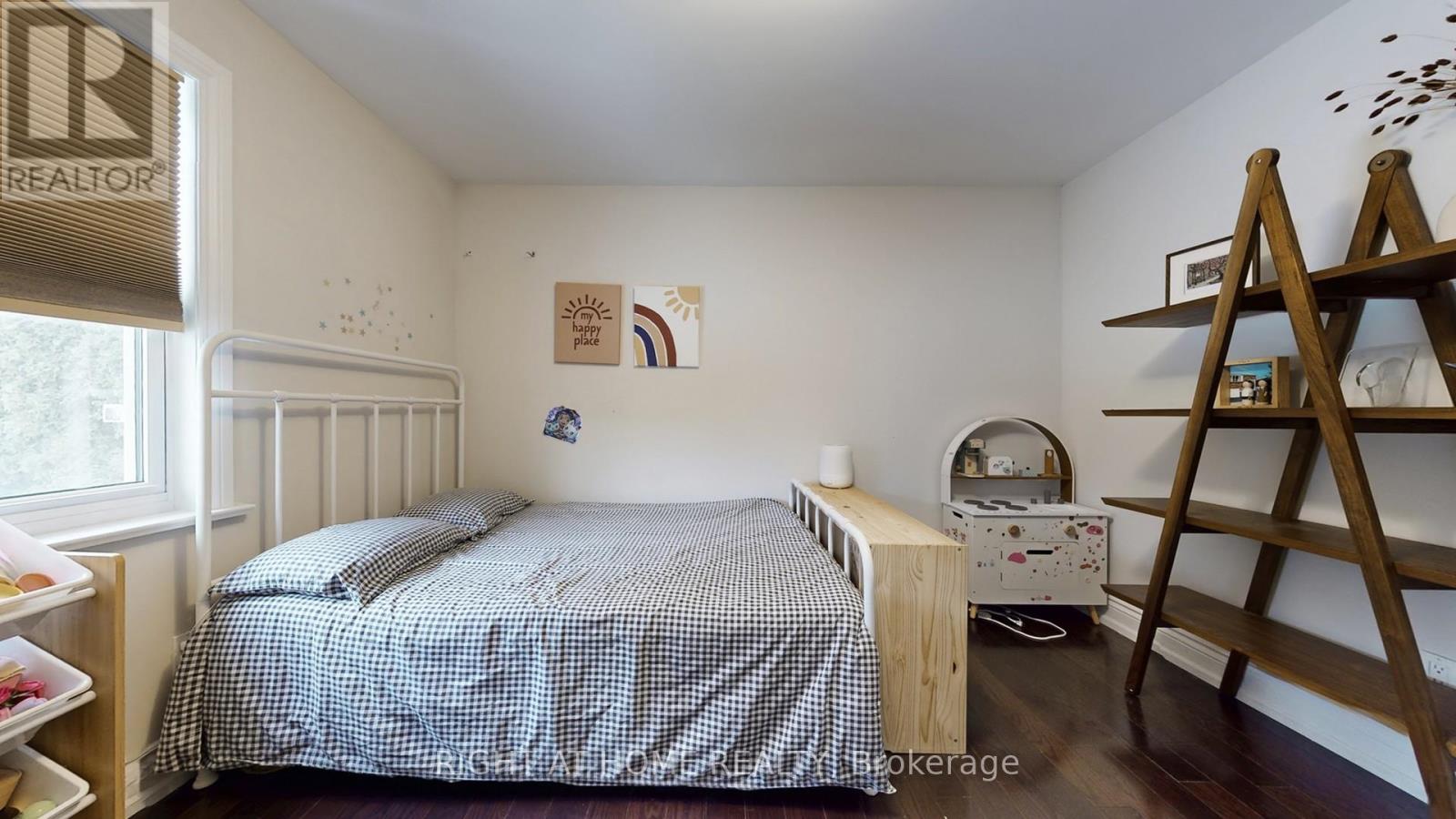 19 Harjolyn Drive, Toronto, Ontario  M9B 3T8 - Photo 25 - W12876182