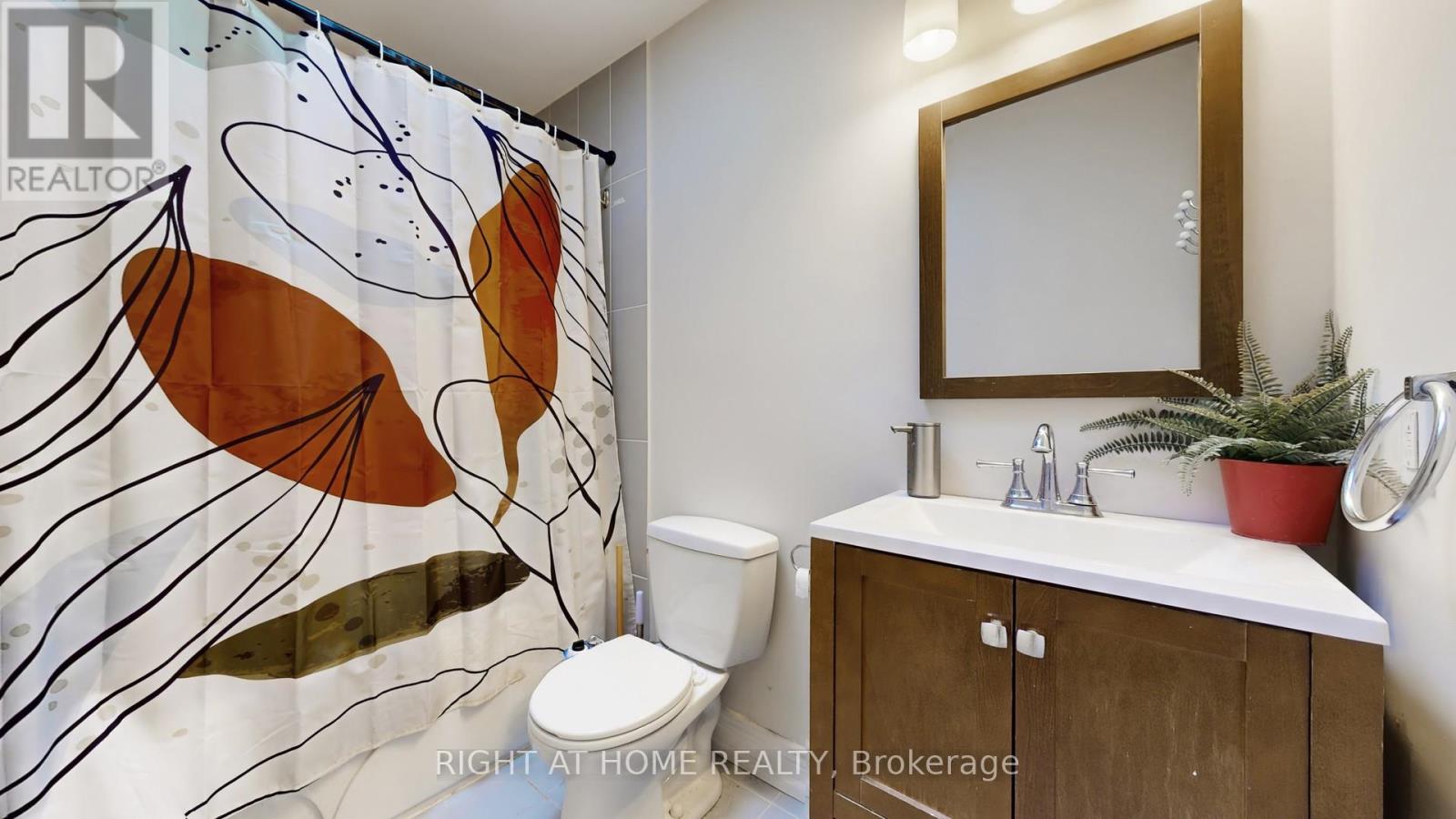 19 Harjolyn Drive, Toronto, Ontario  M9B 3T8 - Photo 29 - W12876182