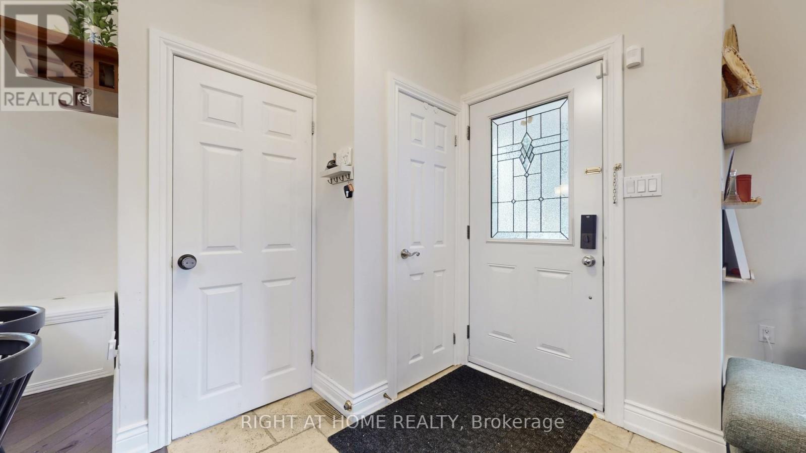 19 Harjolyn Drive, Toronto, Ontario  M9B 3T8 - Photo 31 - W12876182