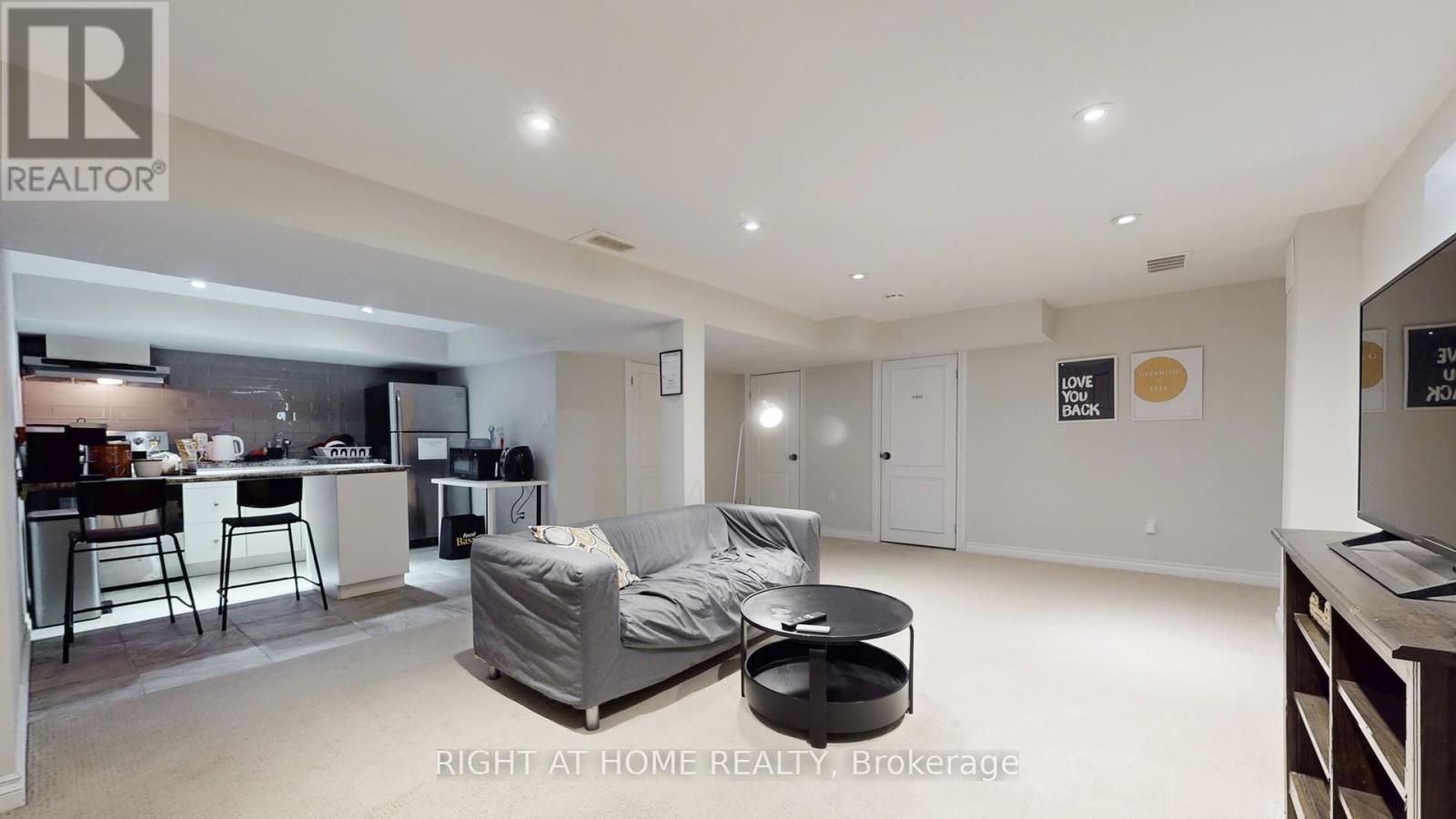 19 Harjolyn Drive, Toronto, Ontario  M9B 3T8 - Photo 38 - W12876182