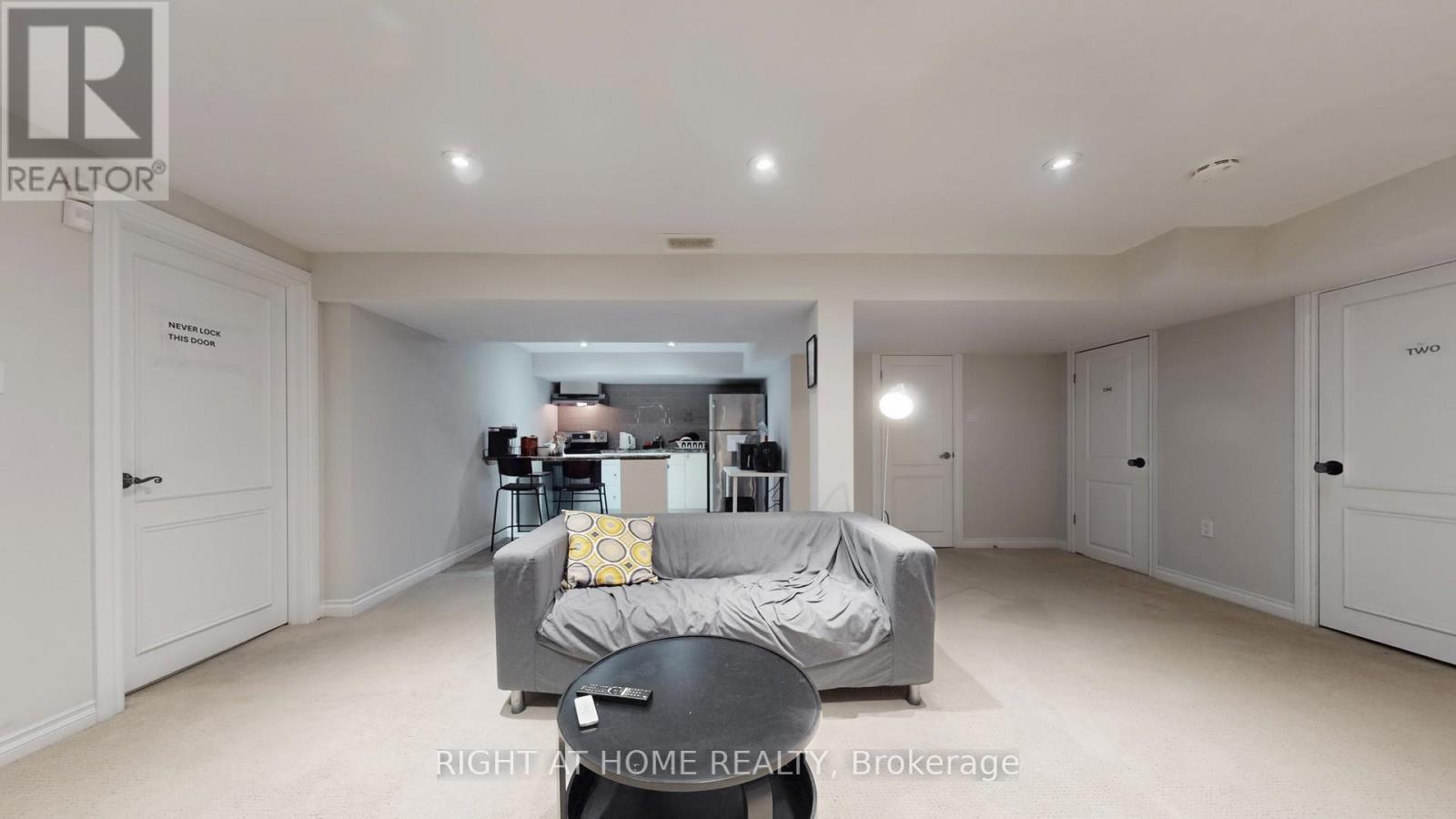 19 Harjolyn Drive, Toronto, Ontario  M9B 3T8 - Photo 39 - W12876182