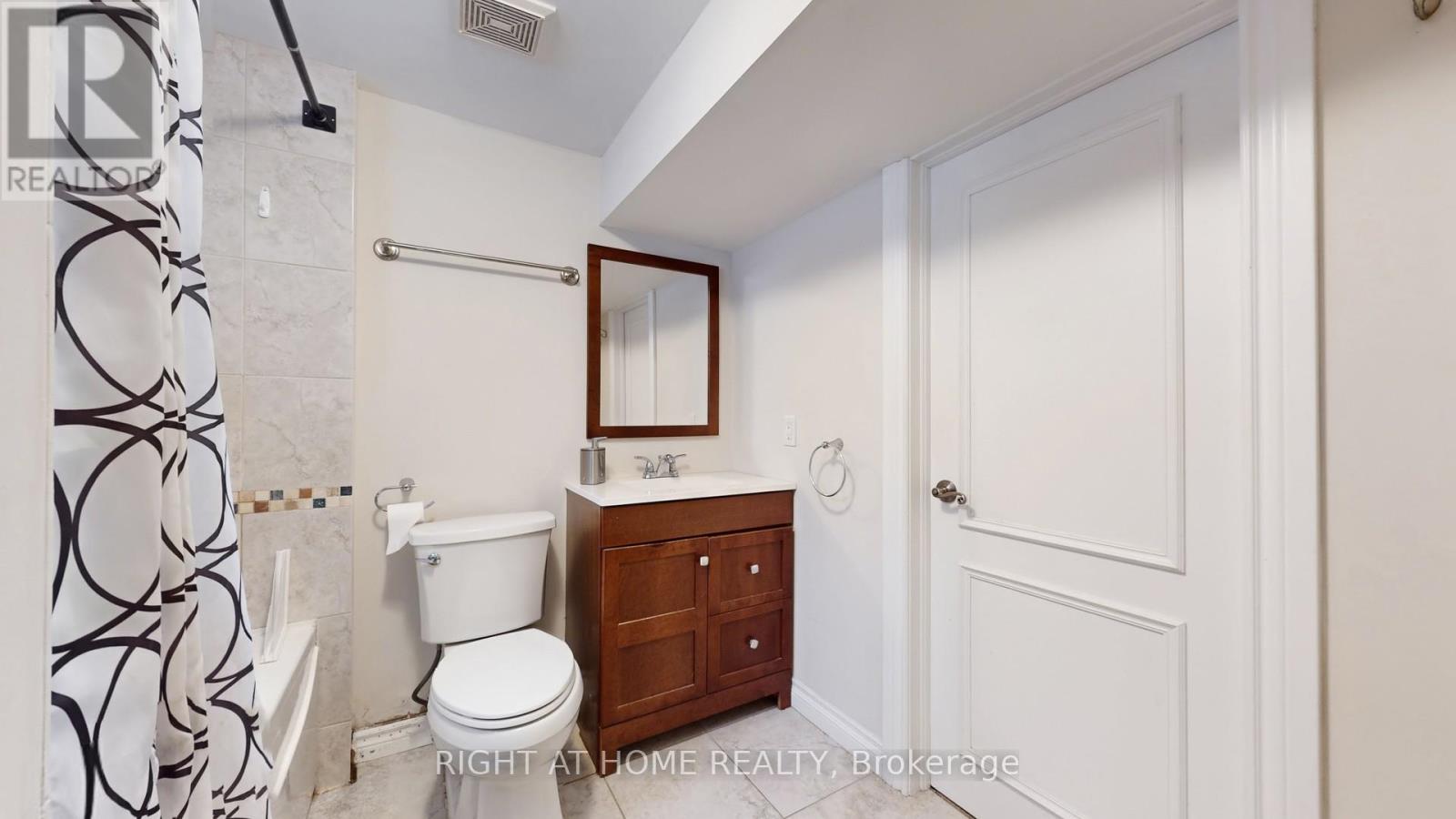 19 Harjolyn Drive, Toronto, Ontario  M9B 3T8 - Photo 43 - W12876182