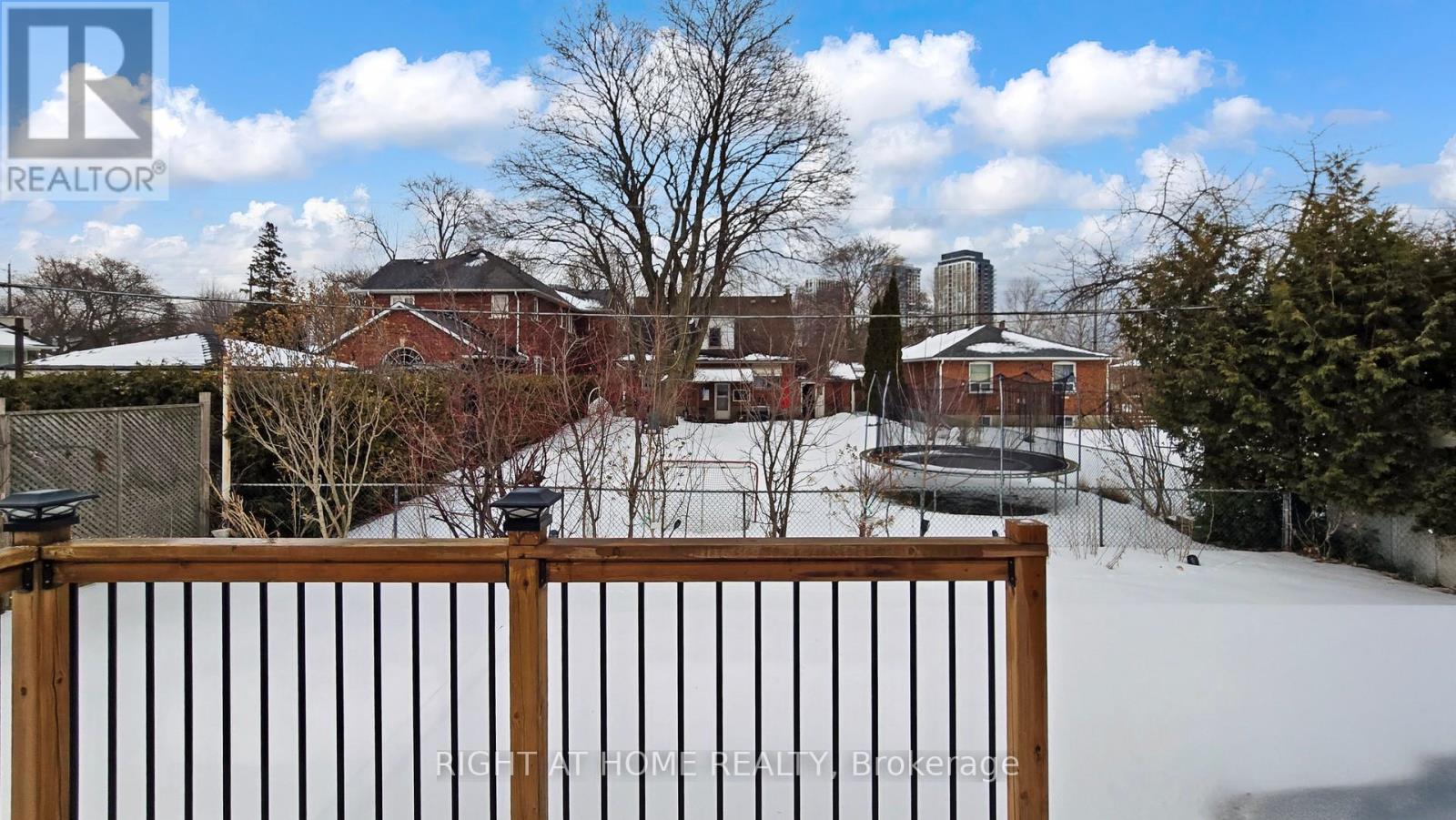 19 Harjolyn Drive, Toronto, Ontario  M9B 3T8 - Photo 48 - W12876182