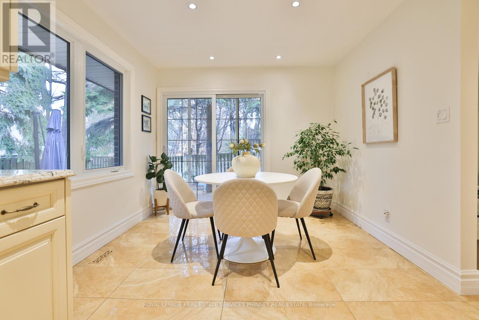 130 Tavistock Square, Oakville, Ontario  L6K 2V2 - Photo 14 - W12876198