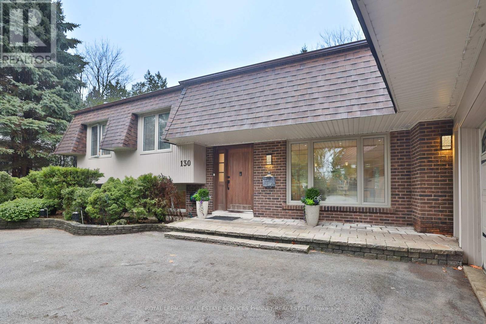 130 Tavistock Square, Oakville, Ontario  L6K 2V2 - Photo 3 - W12876198