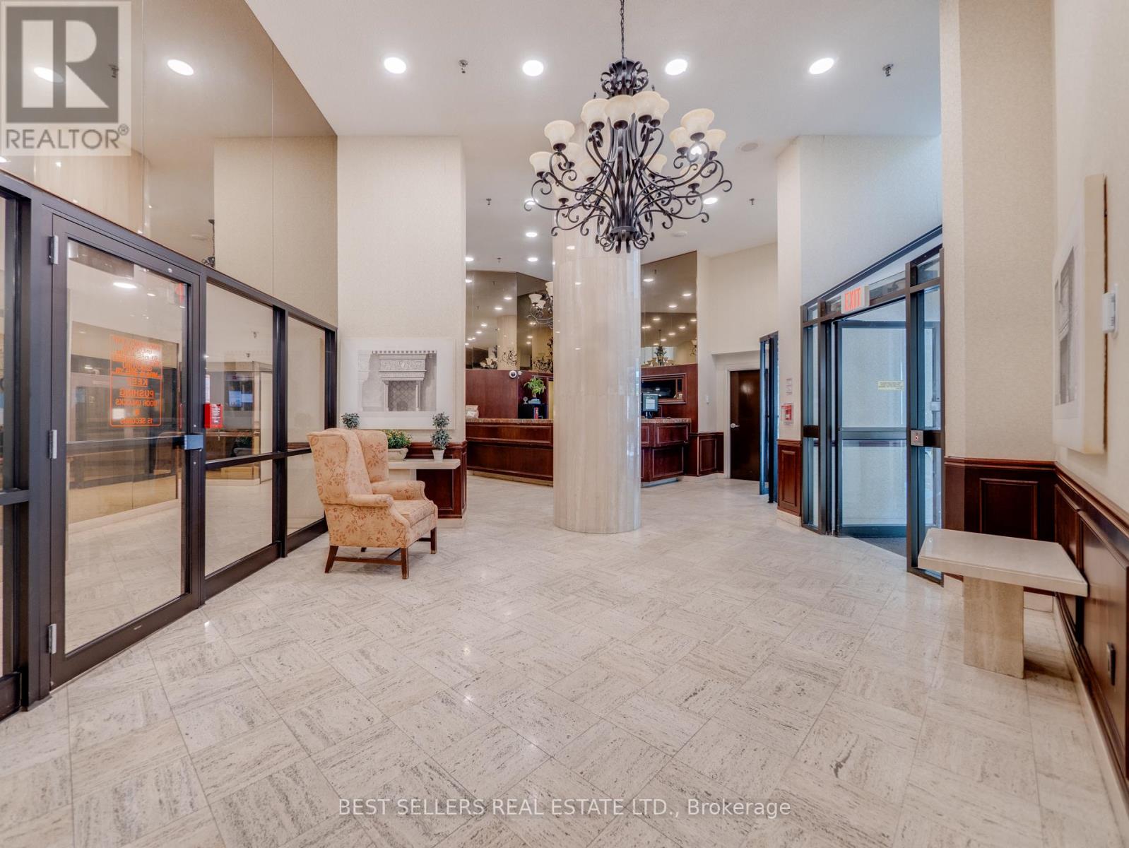 601 - 3650 Kaneff Crescent, Mississauga, Ontario  L5A 4A1 - Photo 7 - W12876206