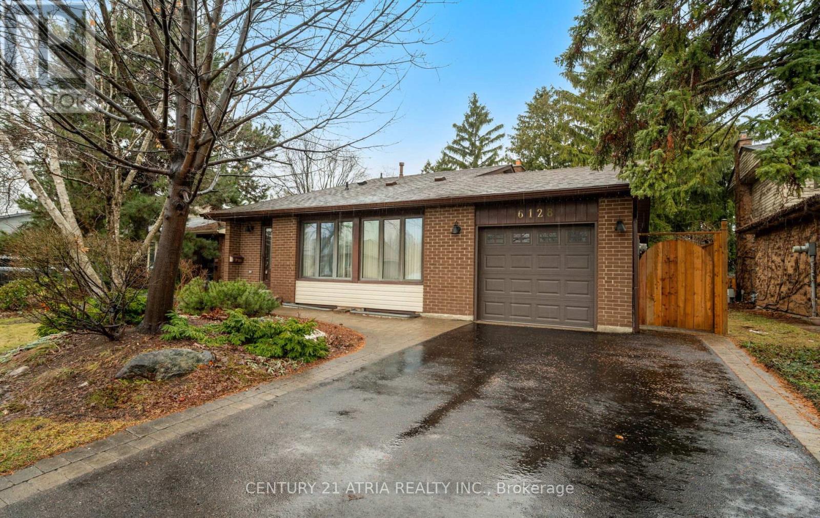 6128 WABUKAYNE COURT, Mississauga, Ontario