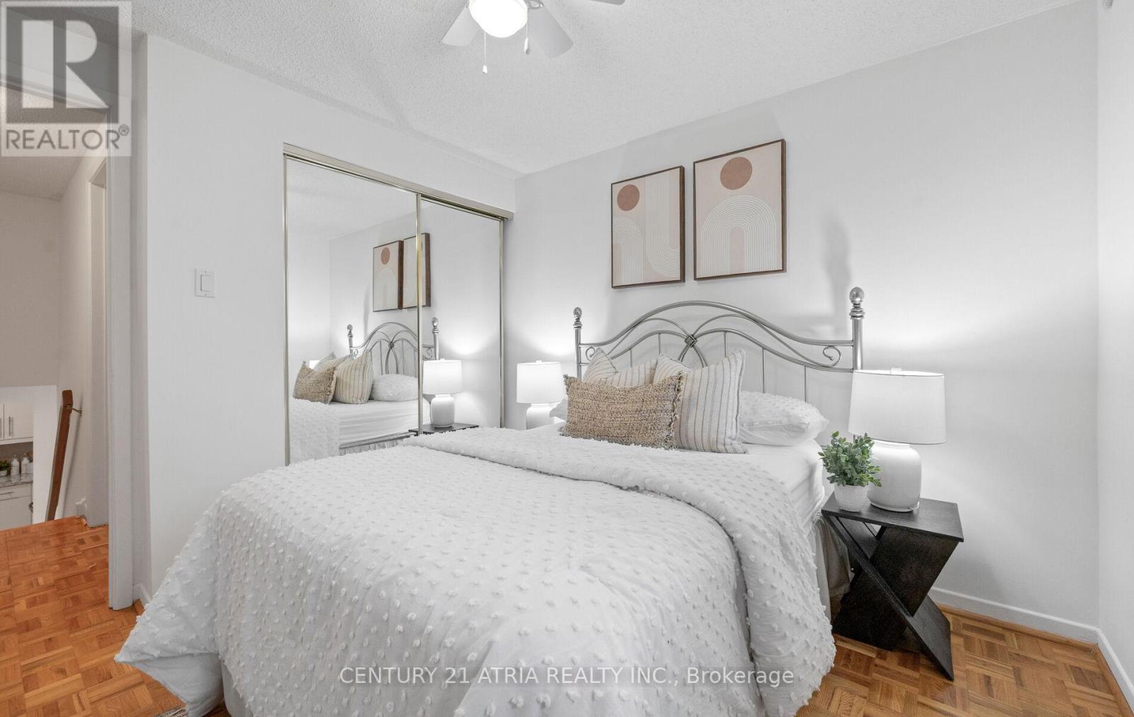 6128 Wabukayne Court, Mississauga, Ontario  L5N 2B2 - Photo 20 - W12876210