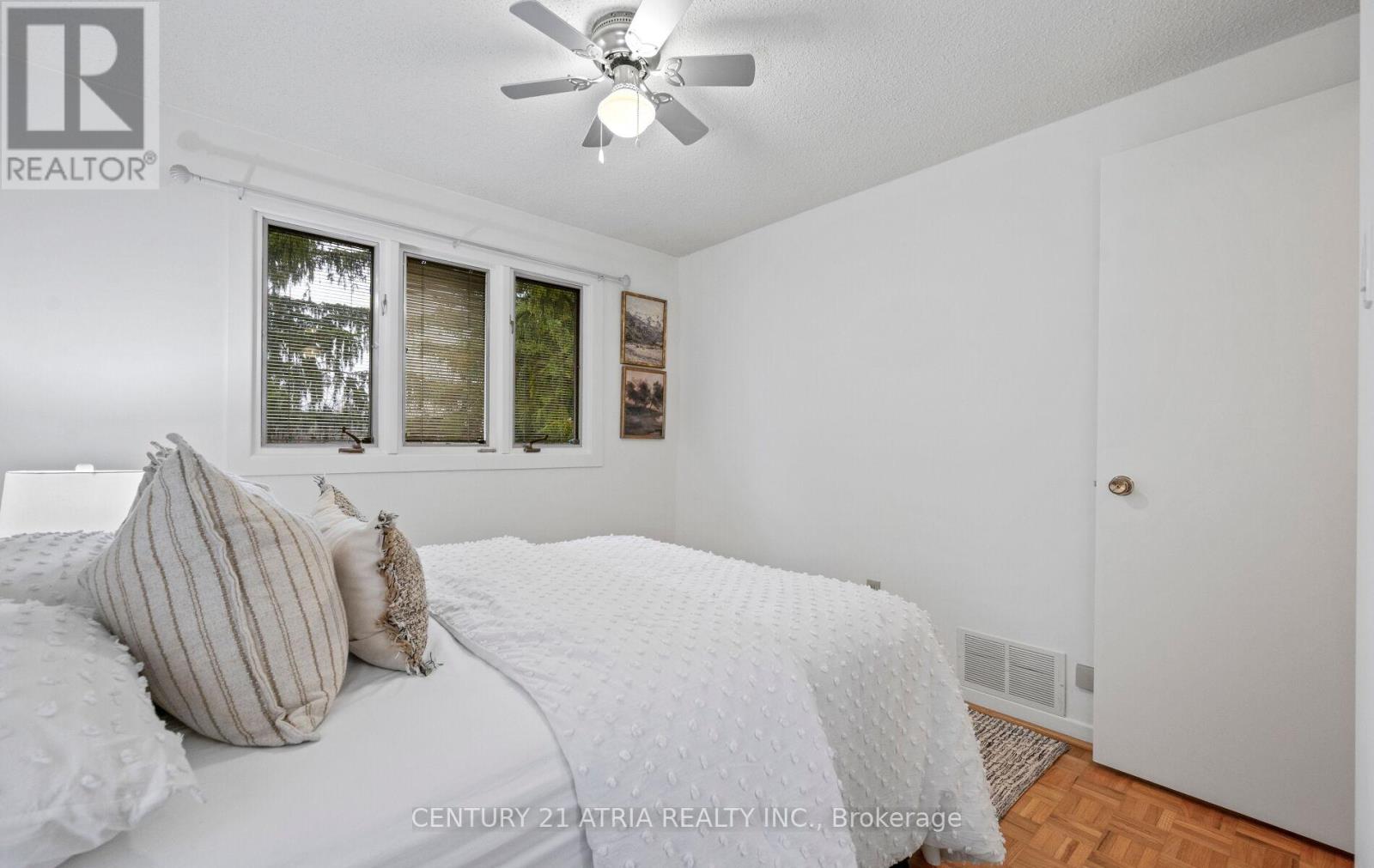 6128 Wabukayne Court, Mississauga, Ontario  L5N 2B2 - Photo 21 - W12876210