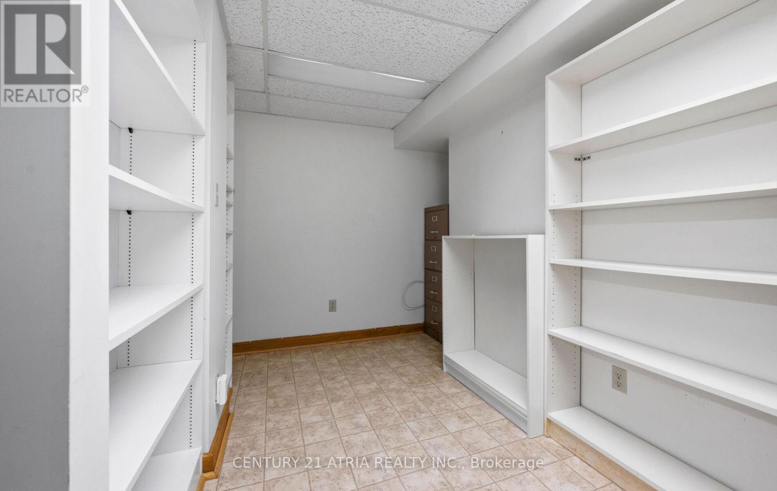 6128 Wabukayne Court, Mississauga, Ontario  L5N 2B2 - Photo 43 - W12876210