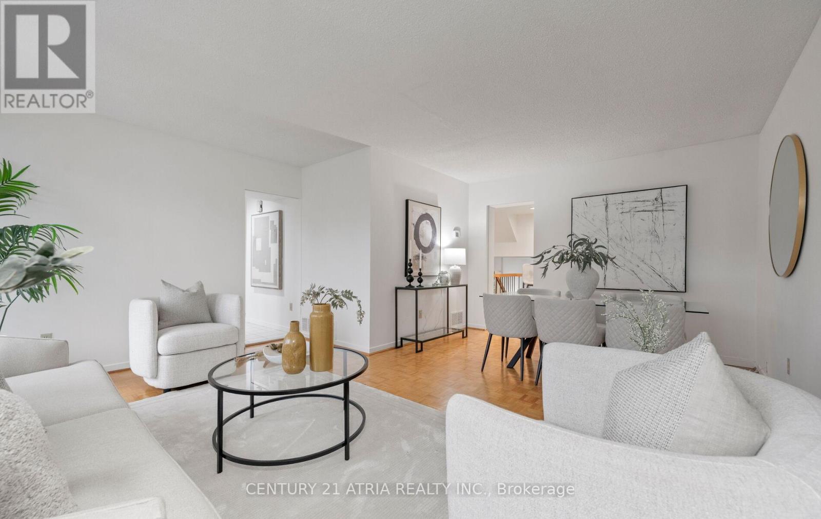 6128 Wabukayne Court, Mississauga, Ontario  L5N 2B2 - Photo 7 - W12876210