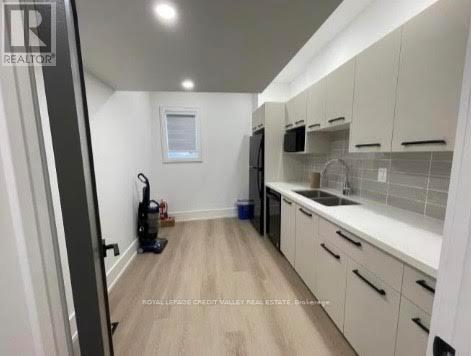 40 Queen Street W, Brampton, Ontario  L6V 1A1 - Photo 2 - W12876212