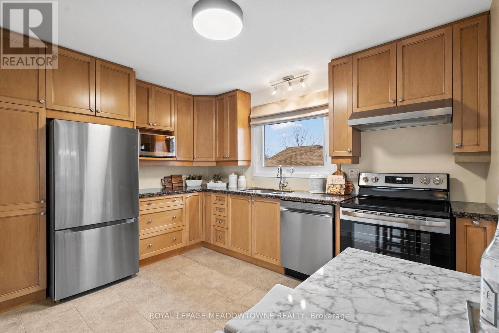 809 Woodward Avenue, Milton, Ontario  L9T 3V1 - Photo 4 - W12876220