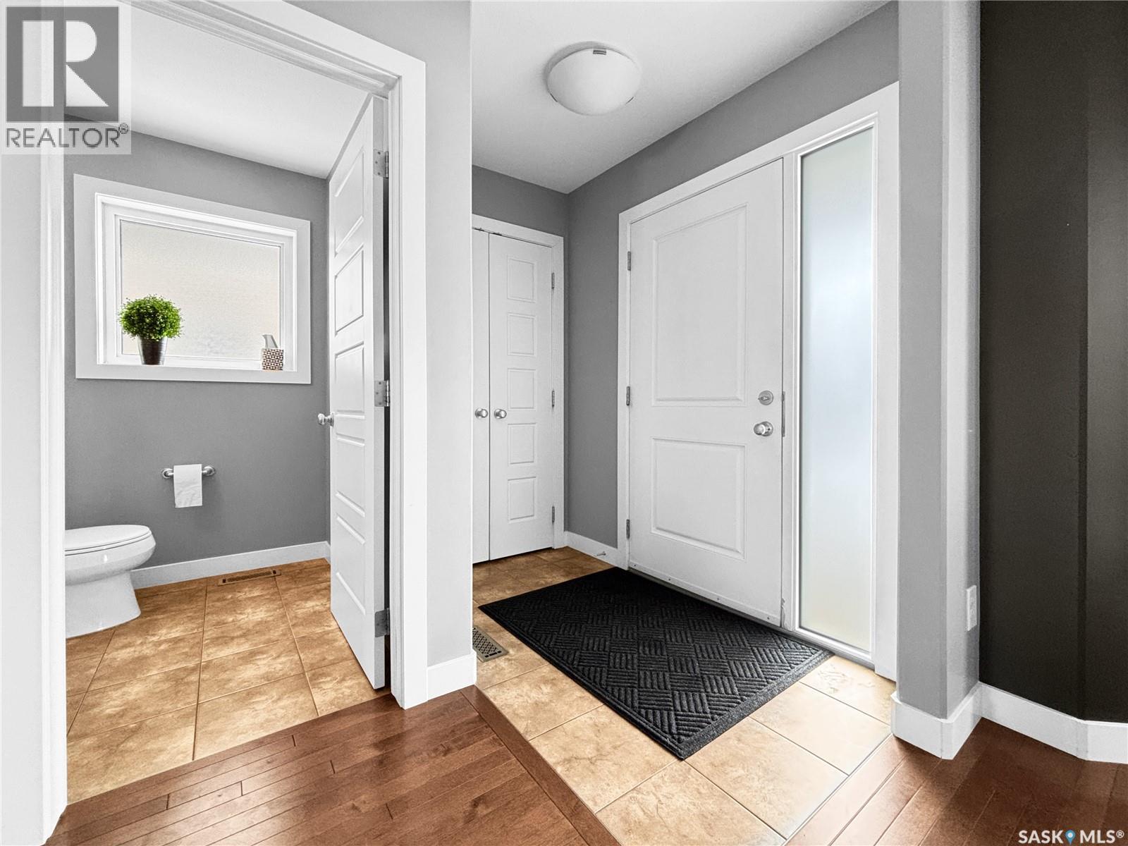 1419 Hunter Road, Saskatoon, Saskatchewan  S7T 0T4 - Photo 2 - SK030293