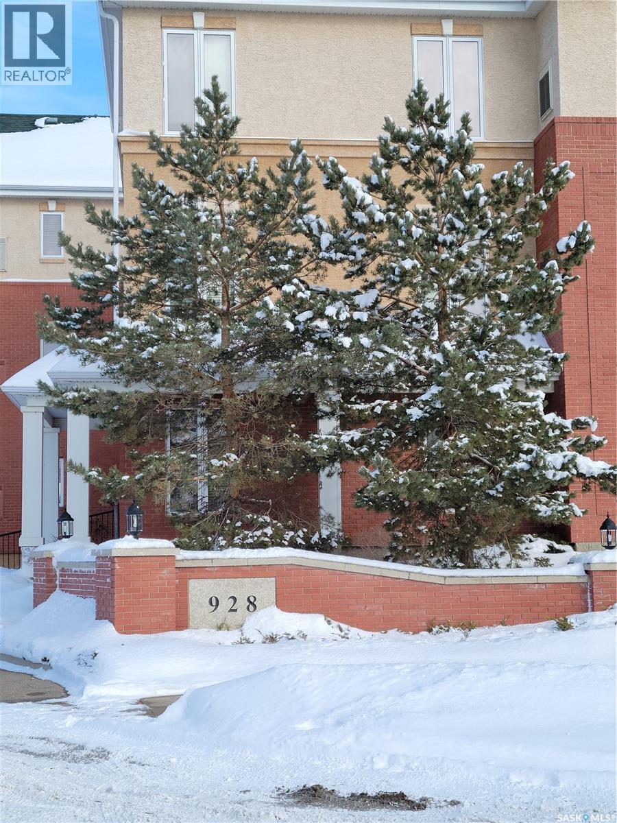 304 928 Heritage View, Saskatoon, Saskatchewan  S7H 5R9 - Photo 3 - SK030228