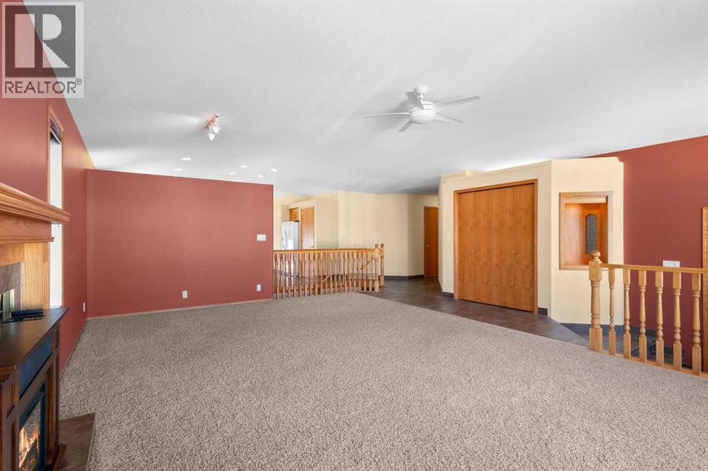 7 Regent Close, Lacombe, Alberta  T4L 2H6 - Photo 5 - A2292118