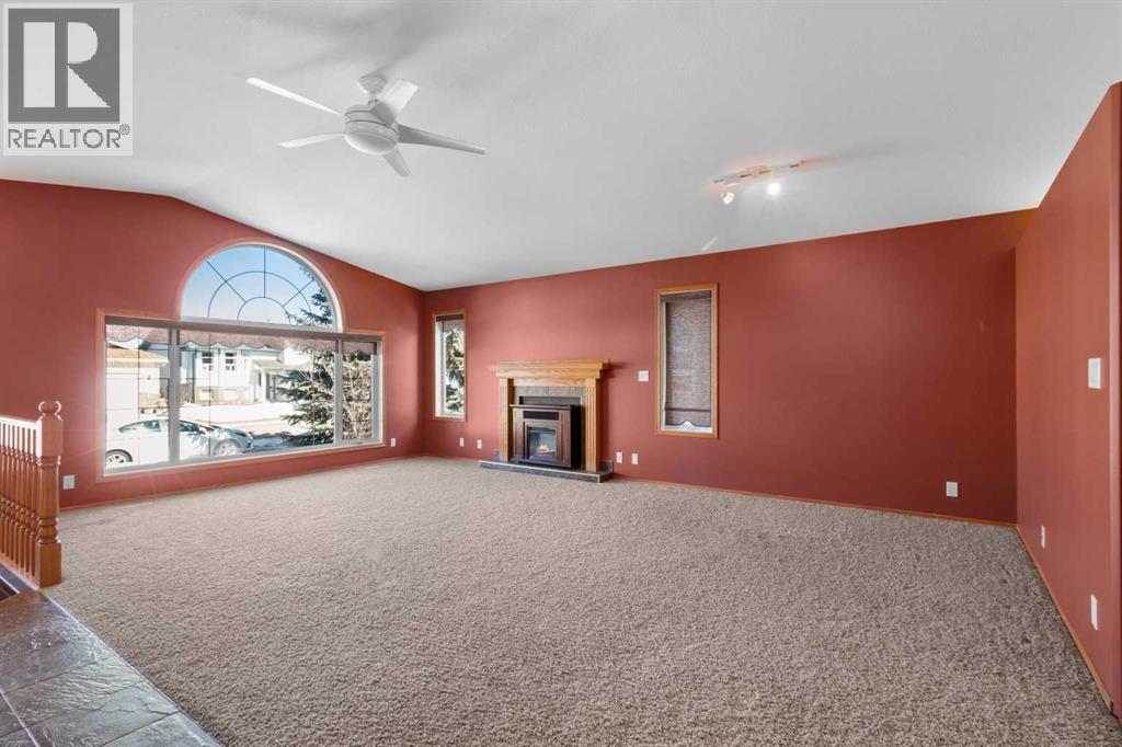 7 Regent Close, Lacombe, Alberta  T4L 2H6 - Photo 6 - A2292118