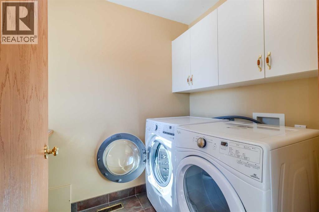 7 Regent Close, Lacombe, Alberta  T4L 2H6 - Photo 26 - A2292118