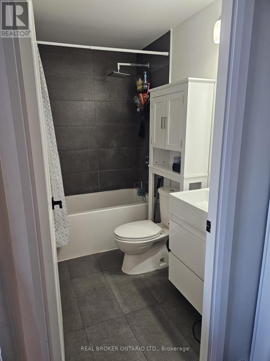 402 - 7 Erie Avenue, Brantford, Ontario  N3S 2E7 - Photo 13 - X12876046