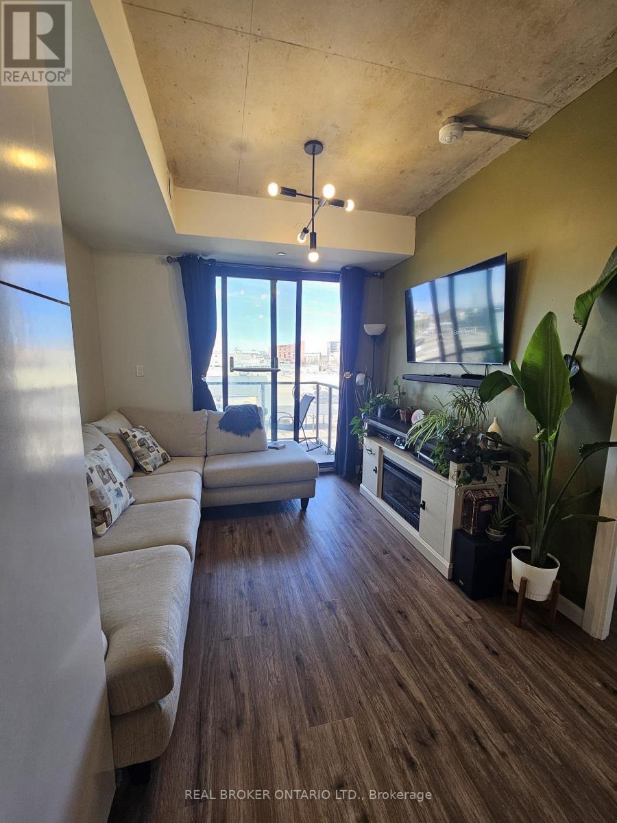 402 - 7 Erie Avenue, Brantford, Ontario  N3S 2E7 - Photo 6 - X12876046