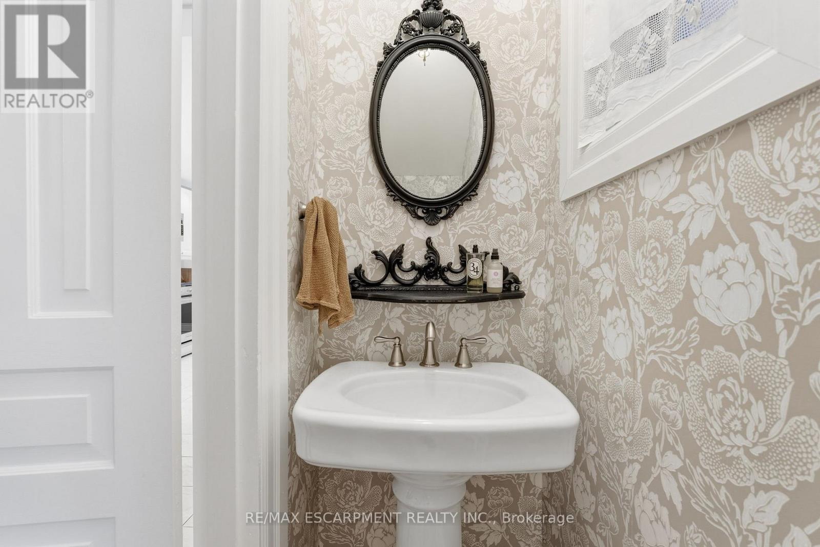 141 Markland Street, Hamilton, Ontario  L8P 2K3 - Photo 17 - X12876110