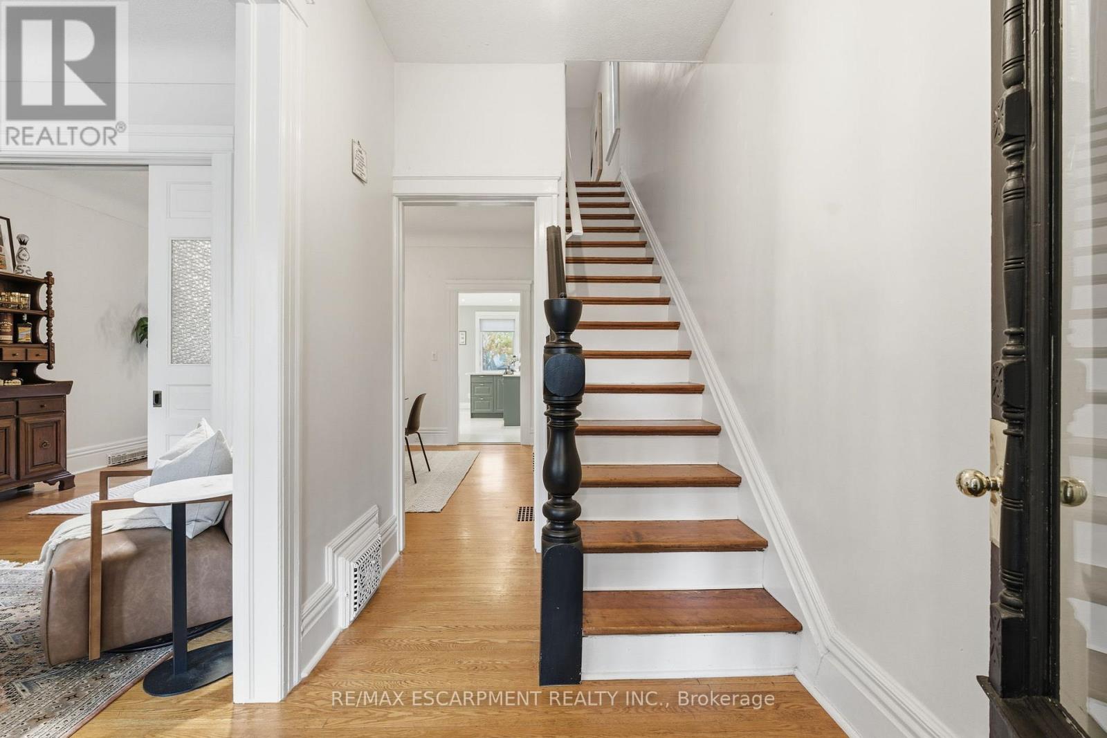 141 Markland Street, Hamilton, Ontario  L8P 2K3 - Photo 6 - X12876110