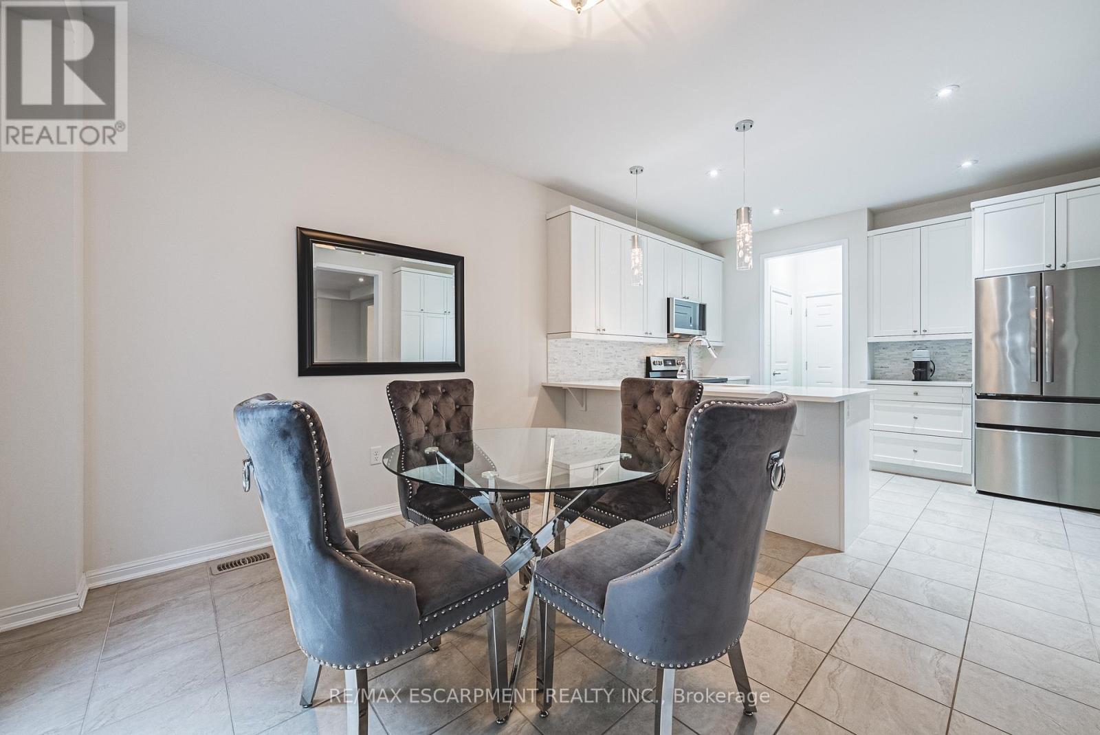 85 Peer Court, Hamilton, Ontario  L9K 0C5 - Photo 12 - X12876150