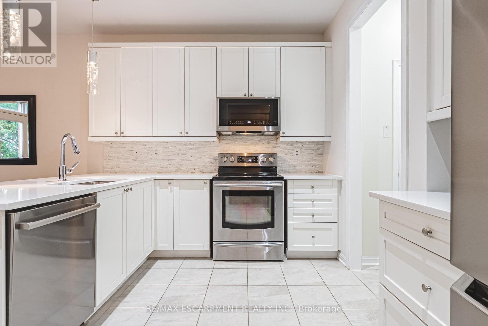 85 Peer Court, Hamilton, Ontario  L9K 0C5 - Photo 15 - X12876150