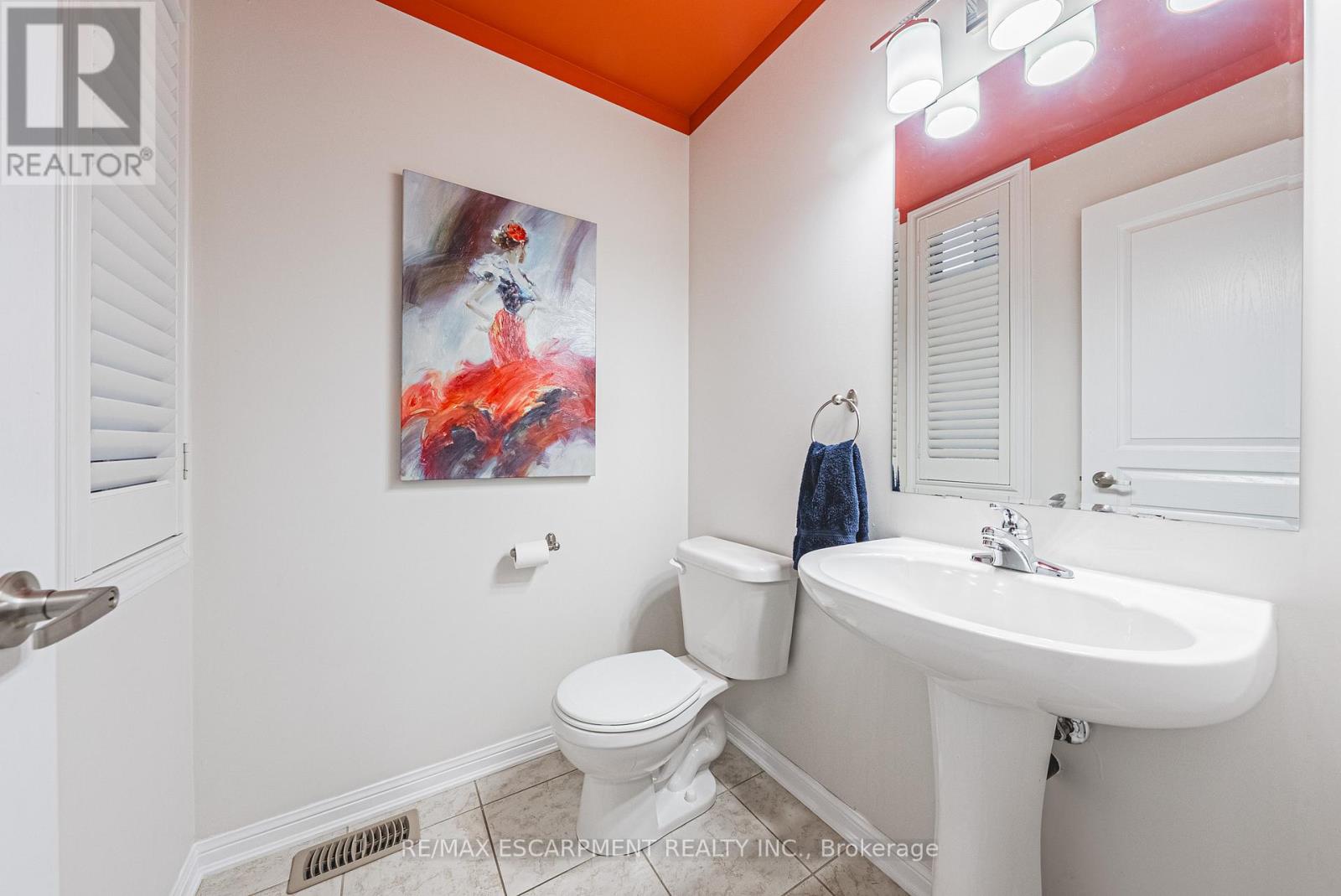 85 Peer Court, Hamilton, Ontario  L9K 0C5 - Photo 5 - X12876150