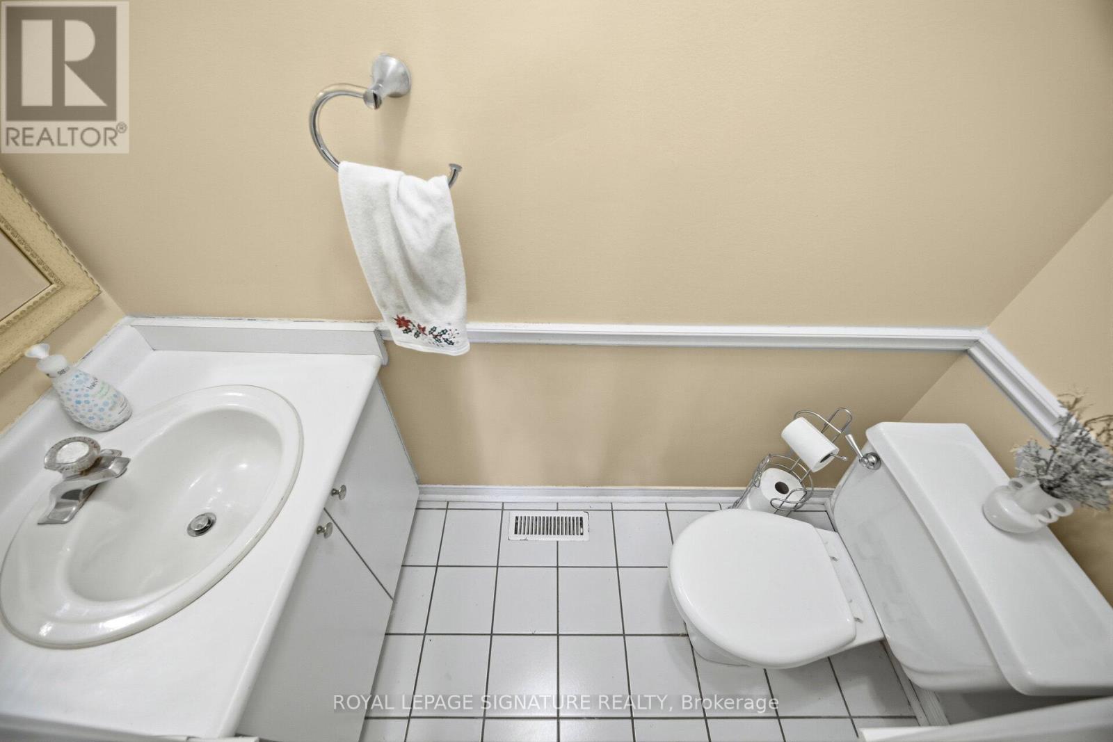 6945 Gracefield Drive, Mississauga, Ontario  L5N 6T9 - Photo 21 - W12814924