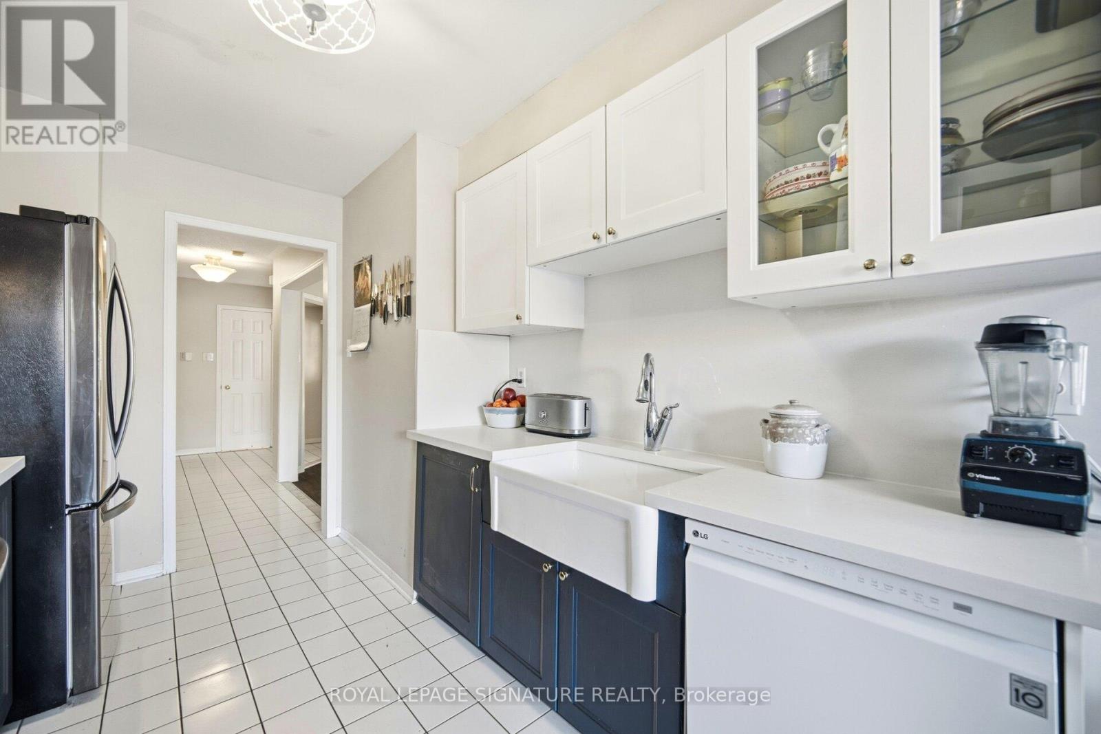 6945 Gracefield Drive, Mississauga, Ontario  L5N 6T9 - Photo 18 - W12814924