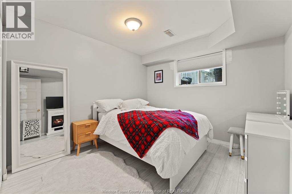 421 Merrill, Lasalle, Ontario  N9J 3R2 - Photo 11 - 26005240