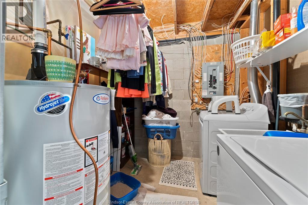 421 Merrill, Lasalle, Ontario  N9J 3R2 - Photo 13 - 26005240