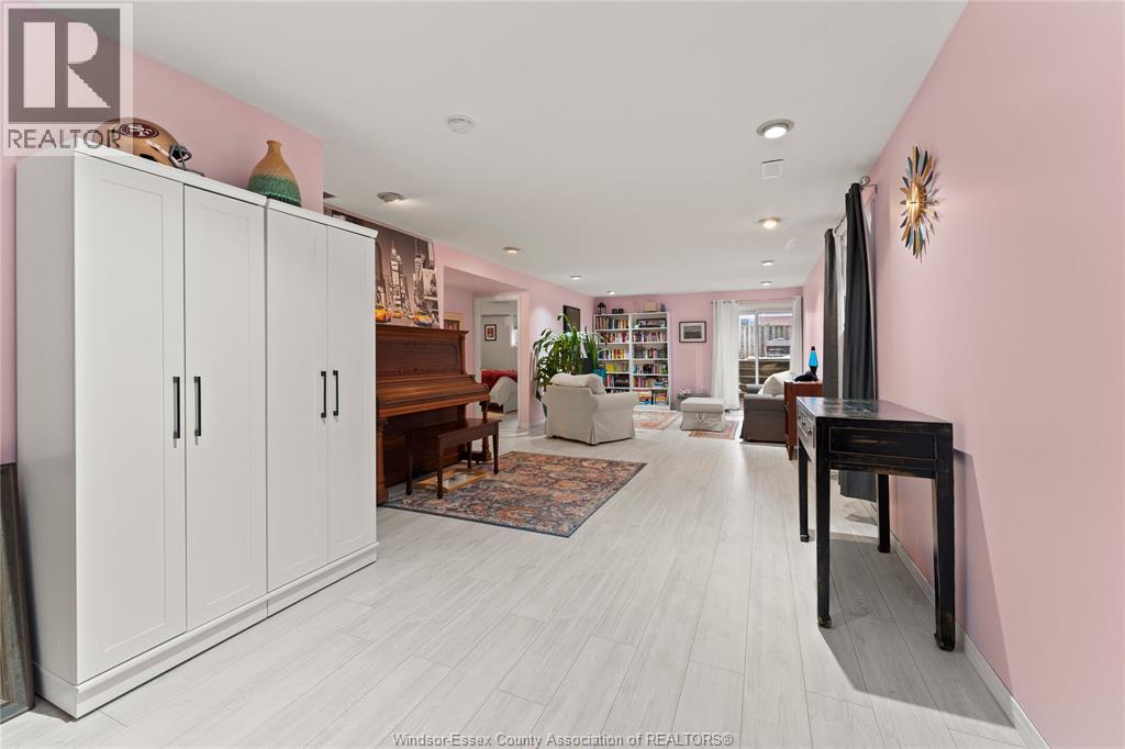 421 Merrill, Lasalle, Ontario  N9J 3R2 - Photo 6 - 26005240