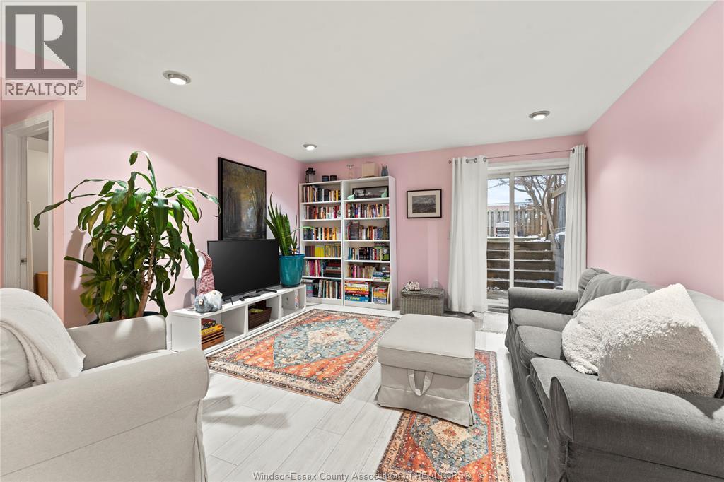 421 Merrill, Lasalle, Ontario  N9J 3R2 - Photo 9 - 26005240