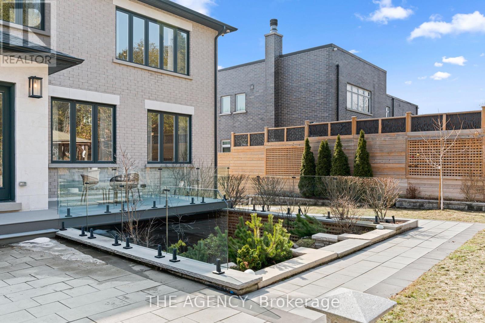 18 Suncrest Drive, Toronto, Ontario  M3C 2L2 - Photo 42 - C12872638