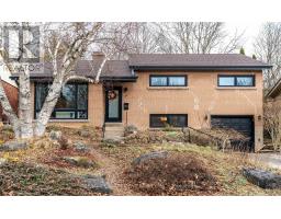 7 GLENMORRIS DRIVE, Hamilton, Ontario