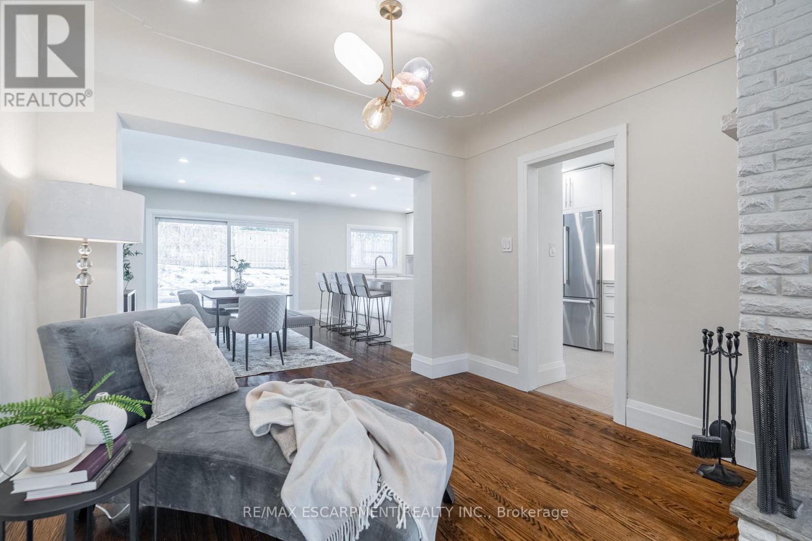 7 Glenmorris Drive, Hamilton, Ontario  L9H 1S5 - Photo 11 - X12875628