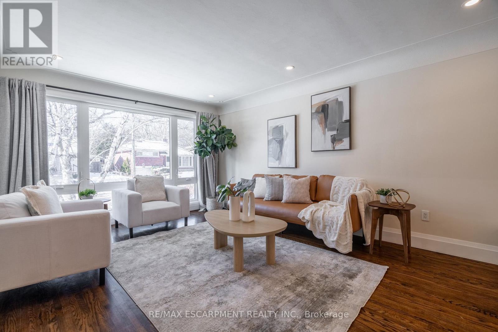 7 Glenmorris Drive, Hamilton, Ontario  L9H 1S5 - Photo 7 - X12875628